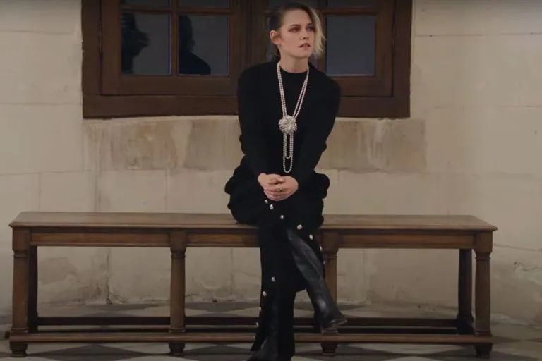 时装秀|超级头排客坐享一人城堡大秀 香奈儿2020/21高级手工坊