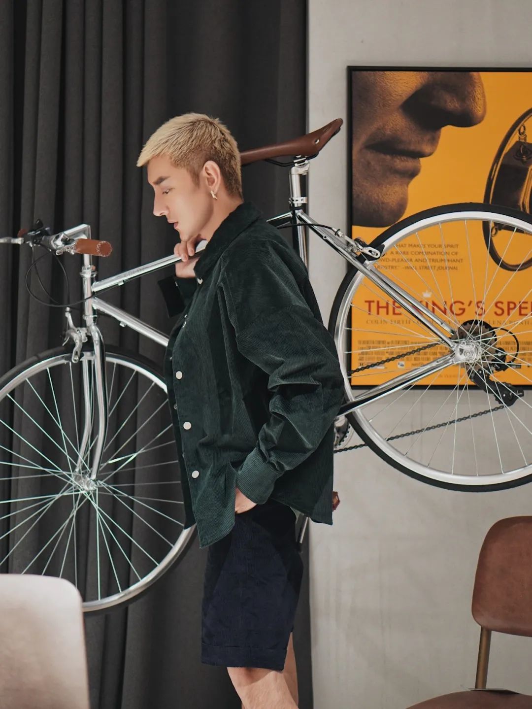 植男、设计师、太古里金城武,走进时尚博主180㎡的“灵感洞穴”