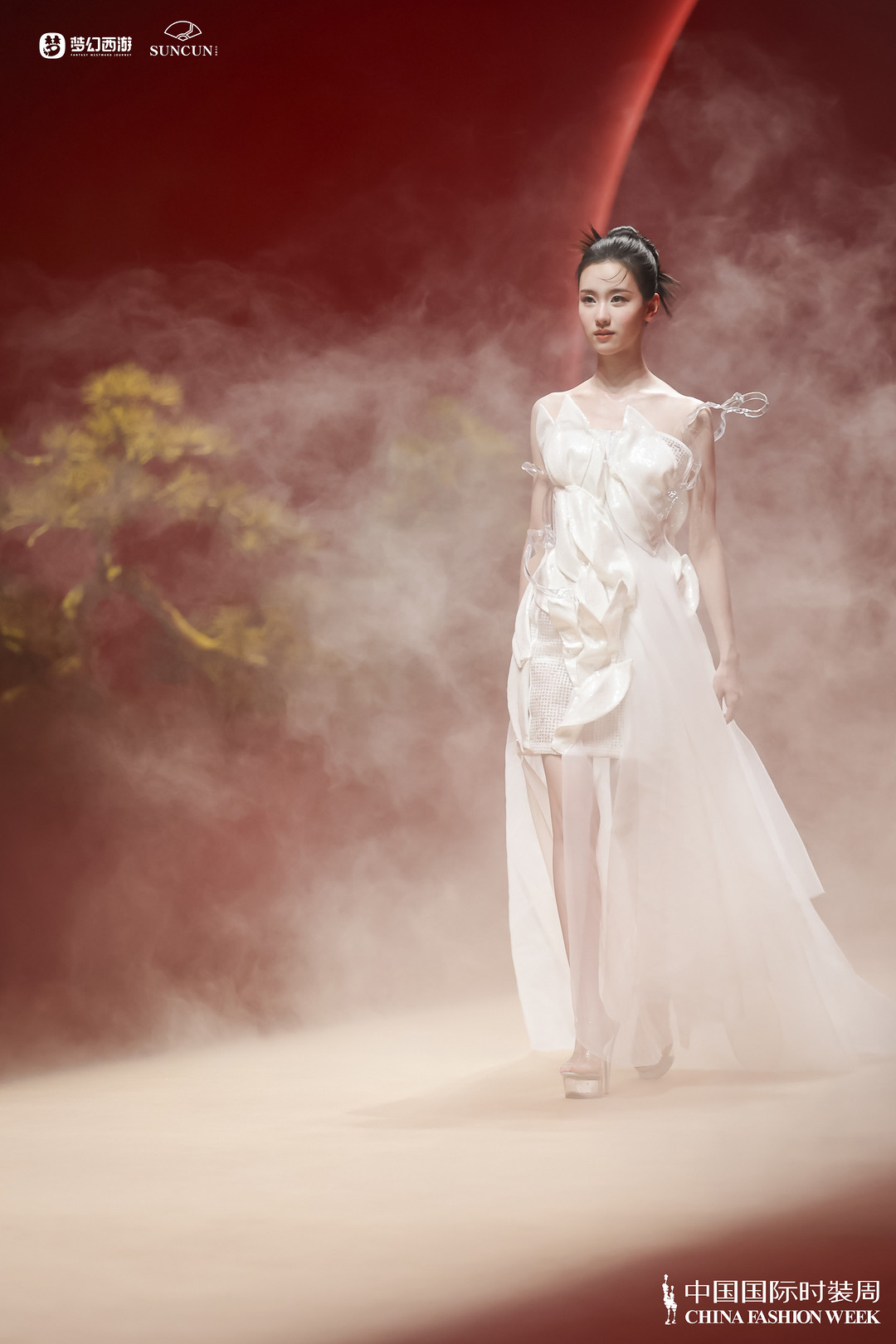 陈都灵开场！花灯舞动烟火灿烂的盛唐繁华在这场大秀中一一呈现