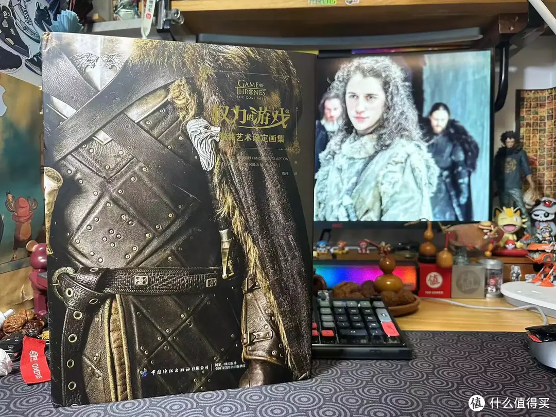 权游粉不要错过《权力的游戏服装艺术设定画集》