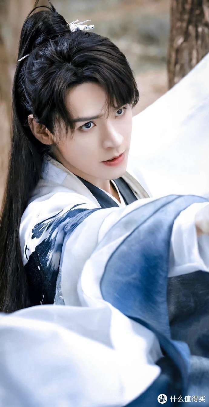 龚俊新剧《狐妖小红娘月红篇》热播,角色大秀腹肌,身材吸睛