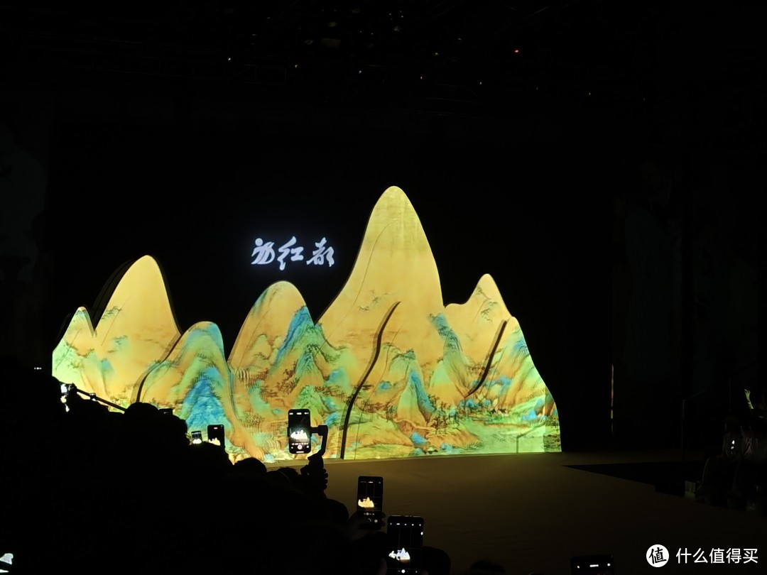 中山装也能做出新花样？红都“宋雅集裳”秀场直击